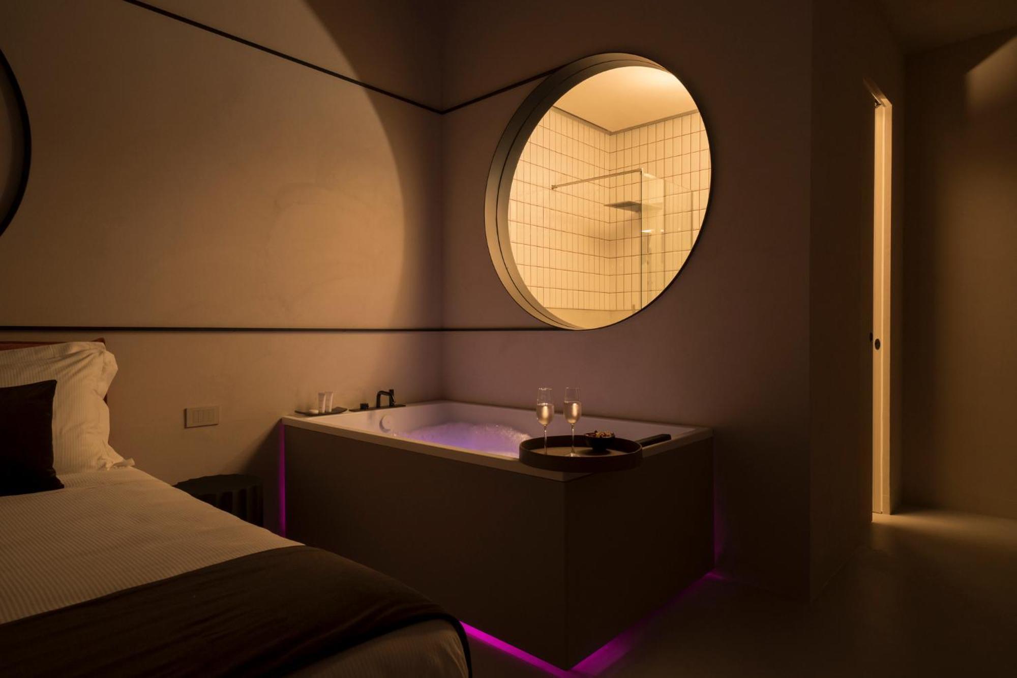 Demetra Luxury Suites Naples Exterior photo