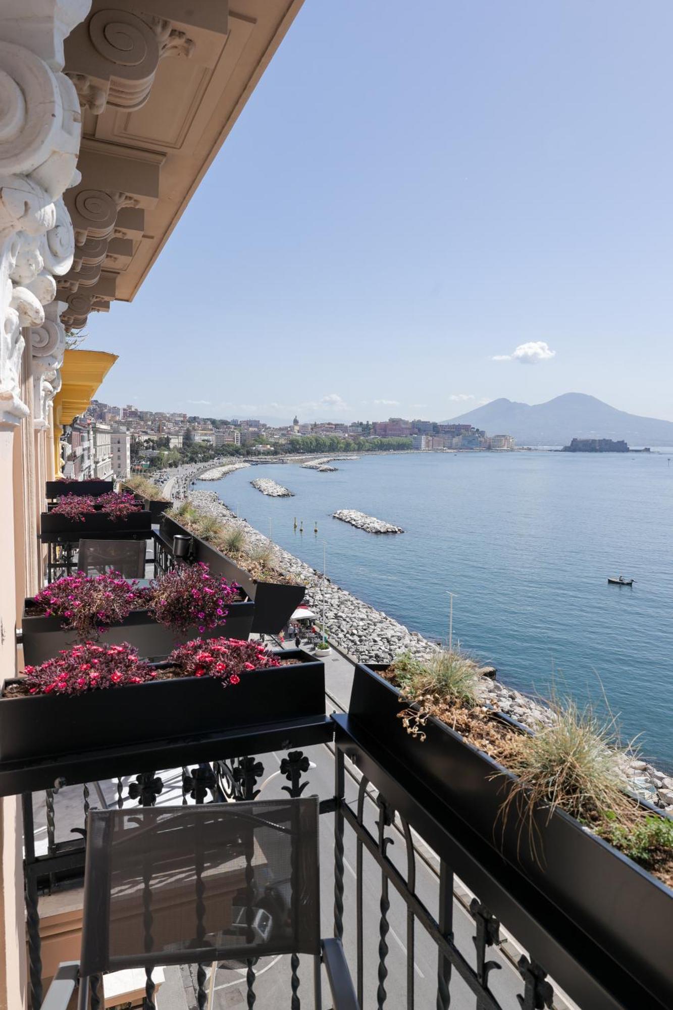 Demetra Luxury Suites Naples Exterior photo